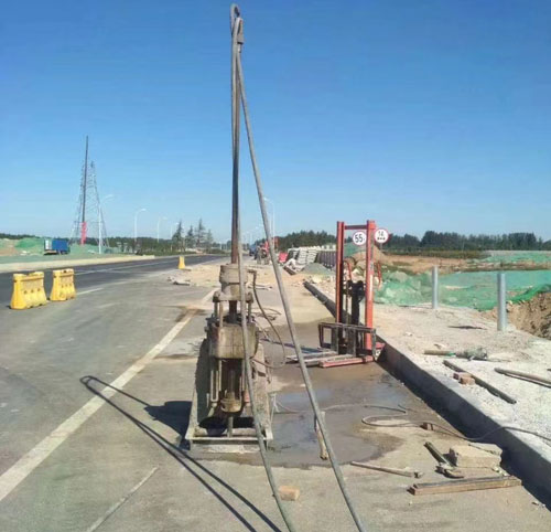 康巴什公路高聚物注浆加固